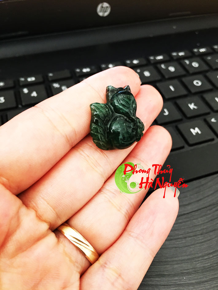 mặt dây chuyền hồ ly đá mã não xanh